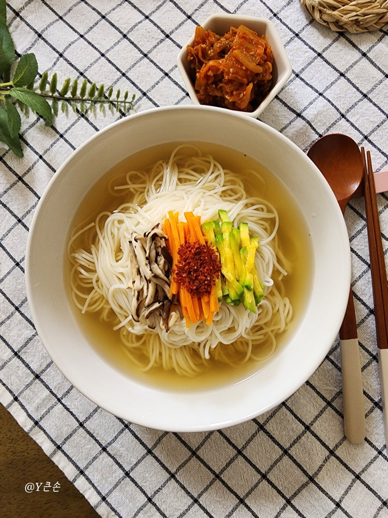 Myeolchi-guksu