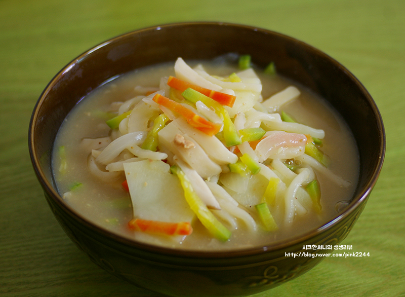 Doenjang-kalguksu