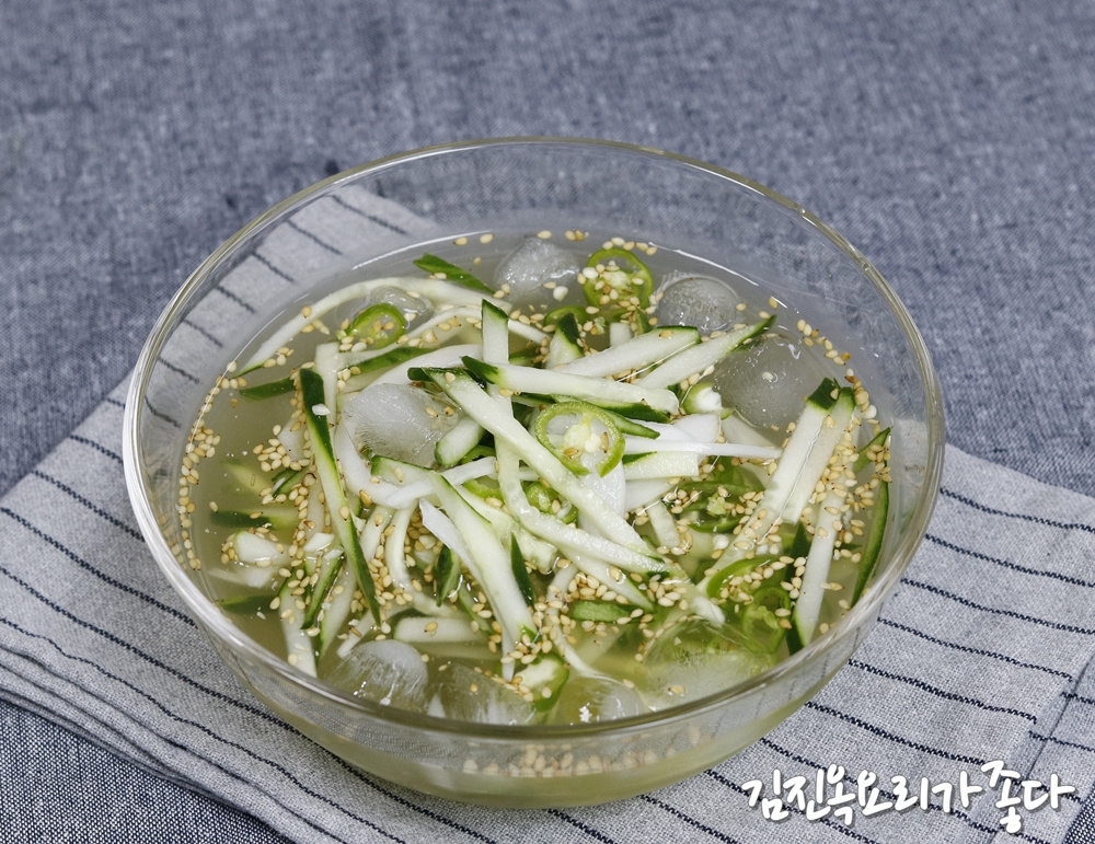 Oi-naengmyeon